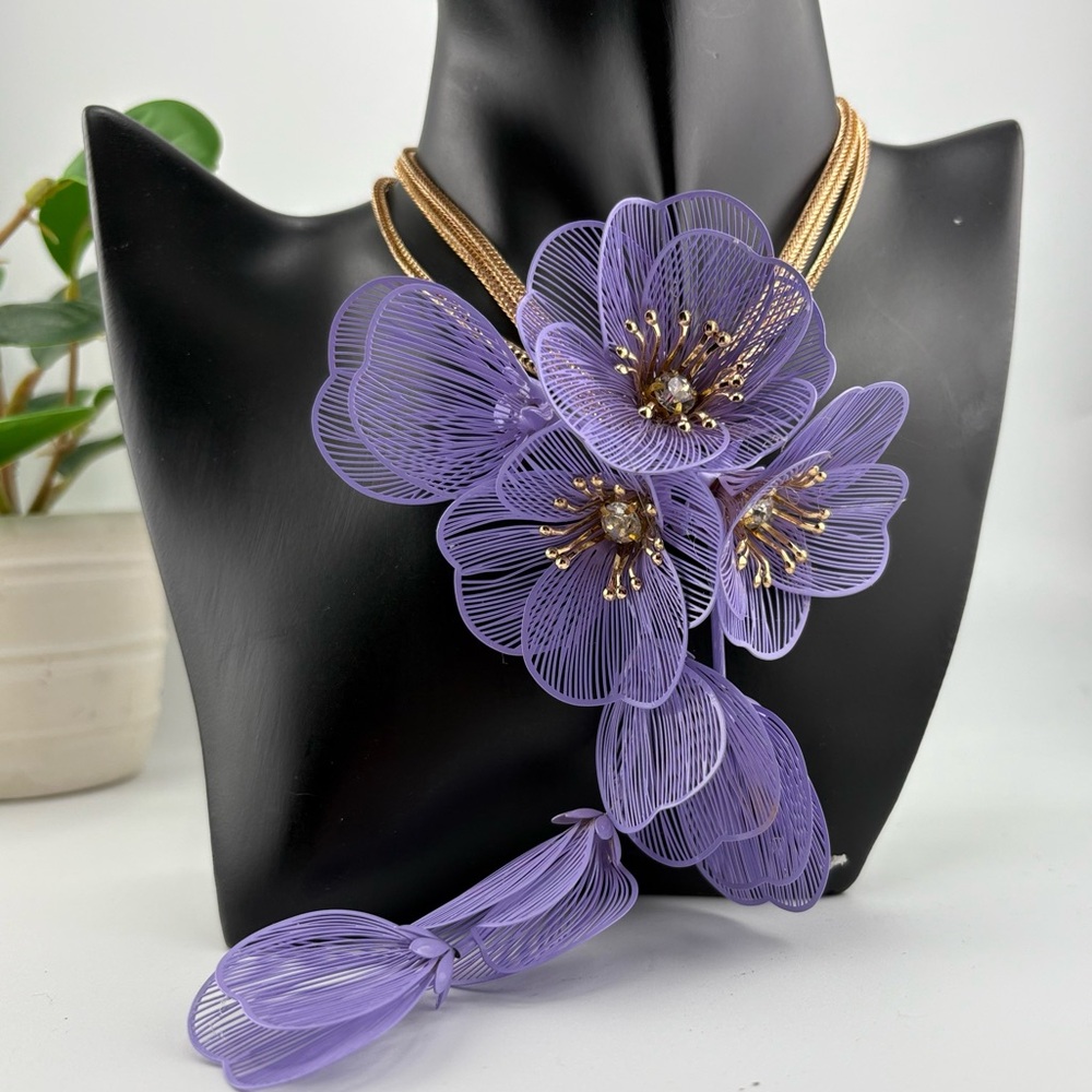 Lavender Flower Statement Necklace with Gold Chain ✨ - Picture 5 of 8